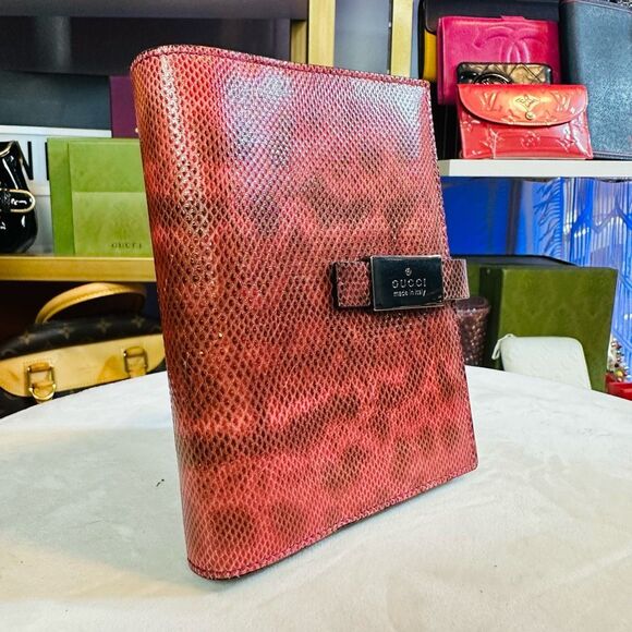 Gucci RARE Python Pink/Red Black Leather Silver Hardware Agenda Passport Holder - Picture 2 of 14